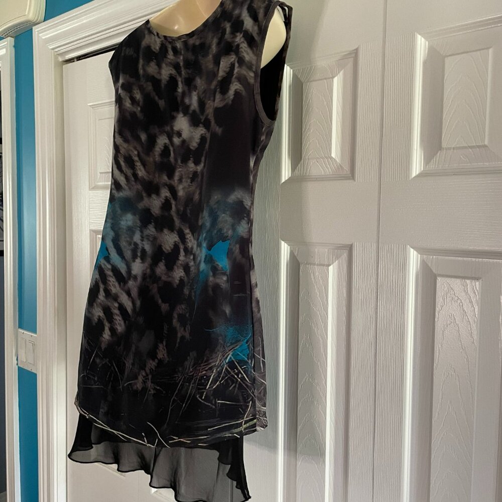 Black Tiger Print Tunic Dress Animal Print – Jane and John - Picture 2 of 11